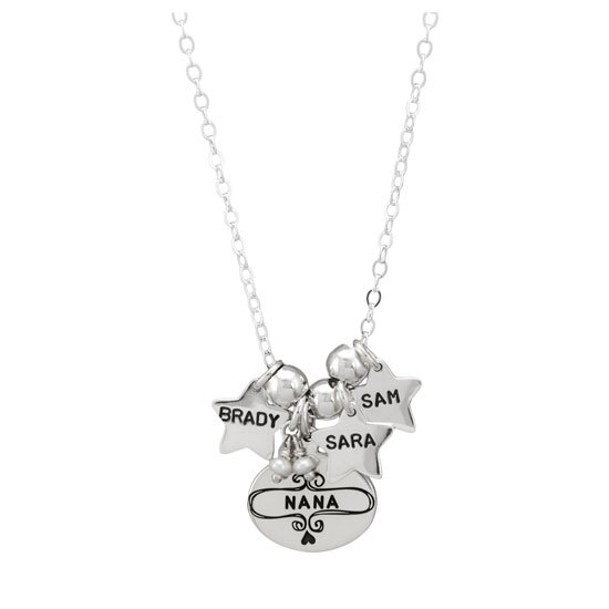 Nana surrounded by her loved ones Necklace with silver oval with Nana, surrounded by hammered silver stars with grandkids' names - Heart On Your Wrist